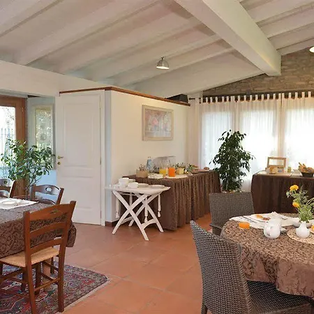 Le Batesine Bed & Breakfast 3*